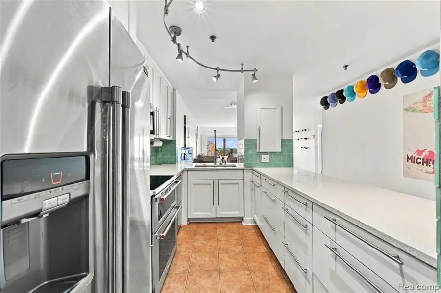 1001 W Jefferson #17I, Detroit, MI 48226 - #2