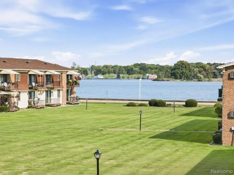 1900 River #6, Marysville, MI 48040 - #2