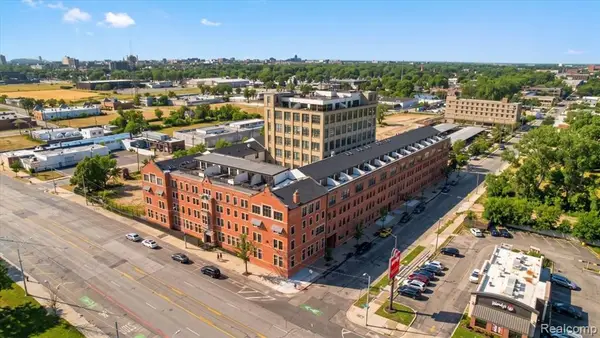 6533 E Jefferson #601T, Detroit, MI 48207