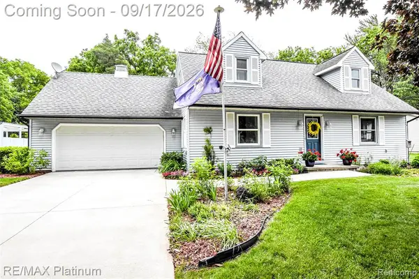 1820 Schoolcraft, Holt, MI 48842