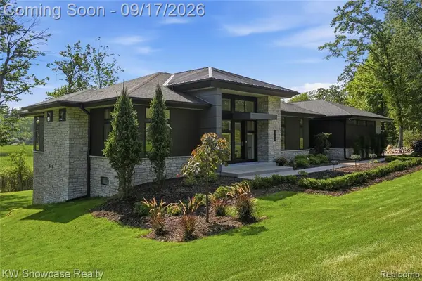 1166 Lake Forest, Milford, MI 48380