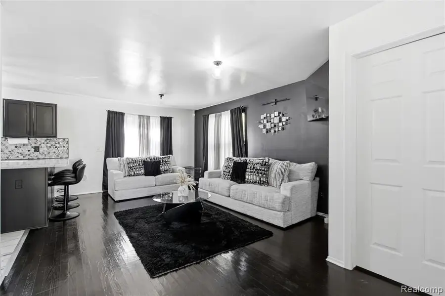 241 Tucker, Pontiac, MI 48341 - #2