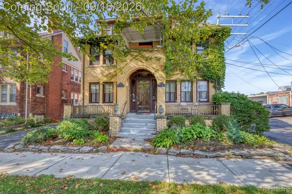 999 Nottingham, Grosse Pointe Park, MI 48230