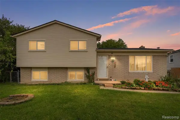 39128 Ironstone, Sterling Heights, MI 48310