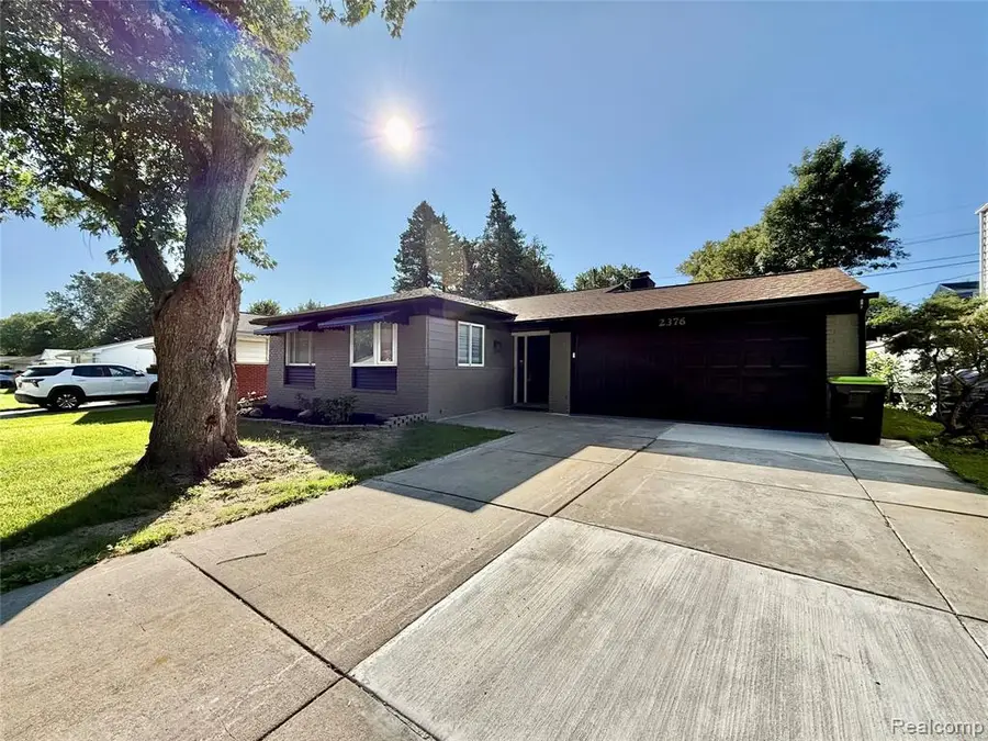 2376 Hempstead, Auburn Hills, MI 48326 - #2