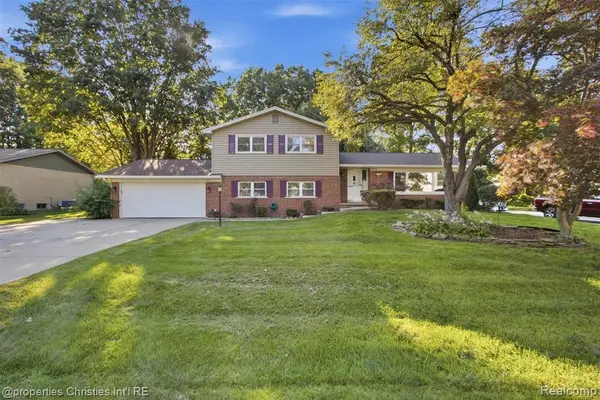 36521 Gloucester, Clinton Township, MI 48035