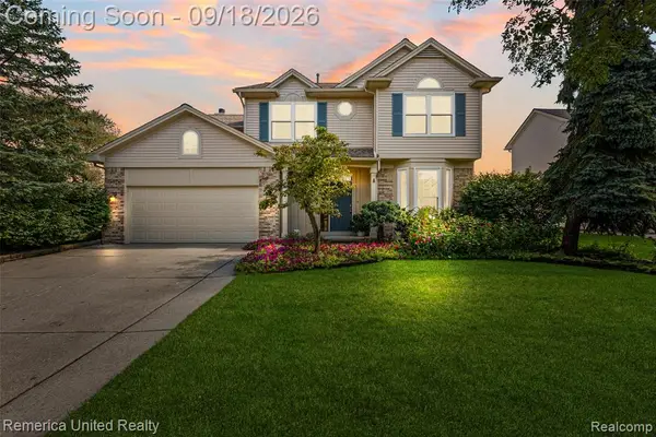 1030 Shetland, South Lyon, MI 48178