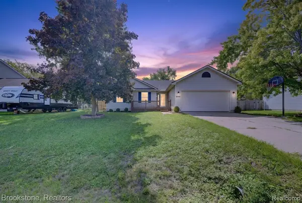6098 Hedgerow, Grand Blanc, MI 48439