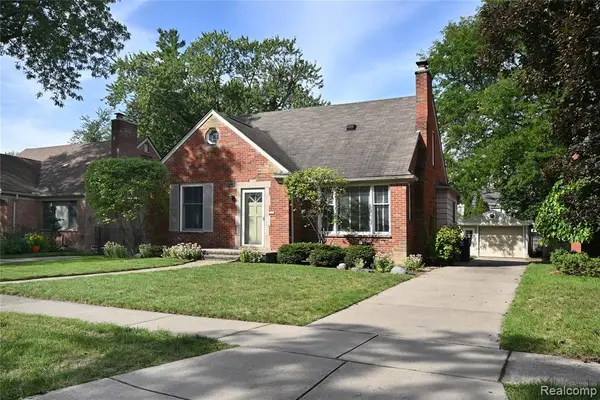 2323 Elmhurst, Royal Oak, MI 48073