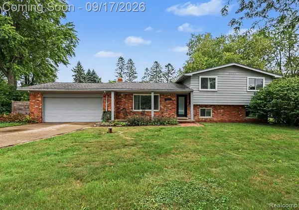 13451 N Fenton, Fenton, MI 48430