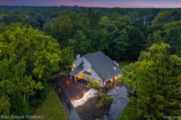 1830 Lone Pine, Bloomfield Hills, MI 48302