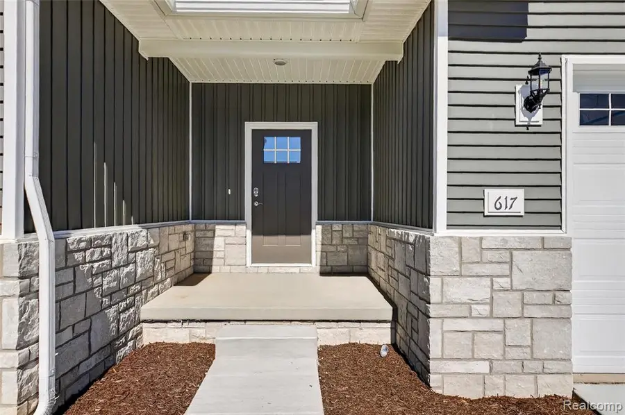 617 Round Rock, Howell, MI 48843 - #2