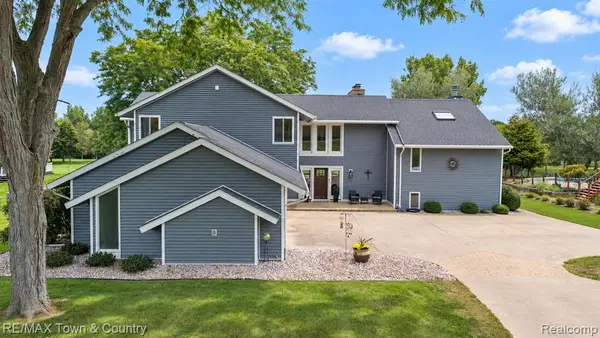 7492 River, Flushing, MI 48433