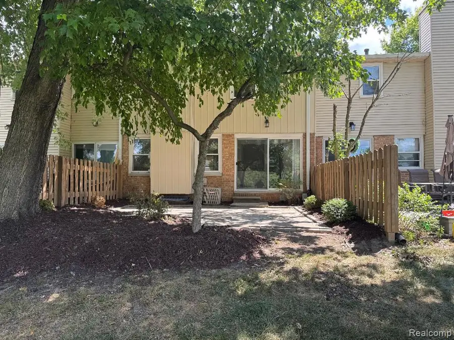 5392 Breeze Hill, Troy, MI 48098 - #2