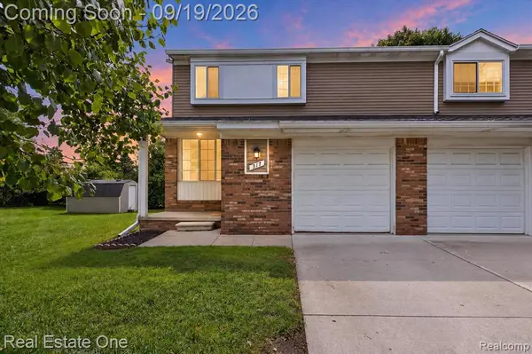317 Hampton, South Lyon, MI 48178