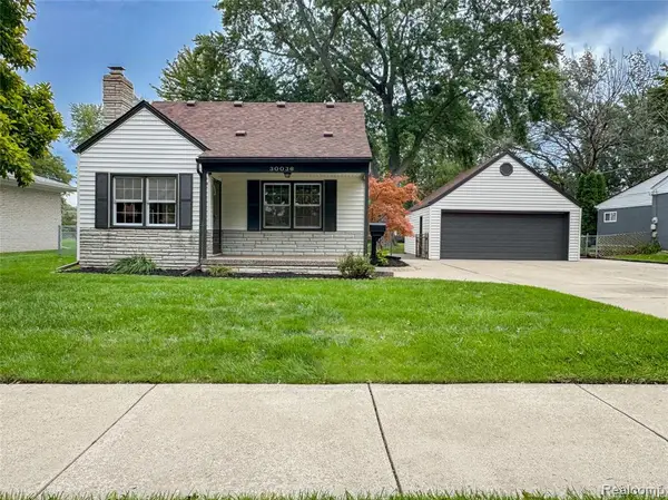 30036 Oakgrove, Saint Clair Shores, MI 48082