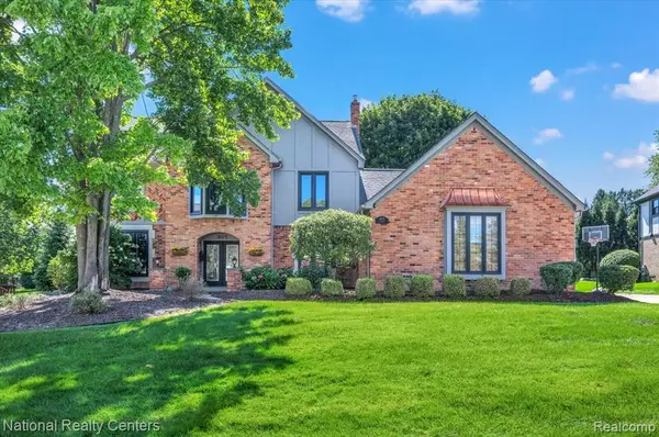 3075 Glengrove, Rochester, MI 