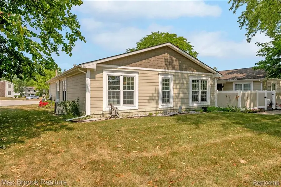 22704 Cortes, Novi, MI 48375 - #2