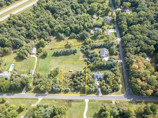 2140 N 5 Mile, Midland, MI 48642