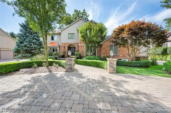 2899 Current, Rochester Hills, MI 48309
