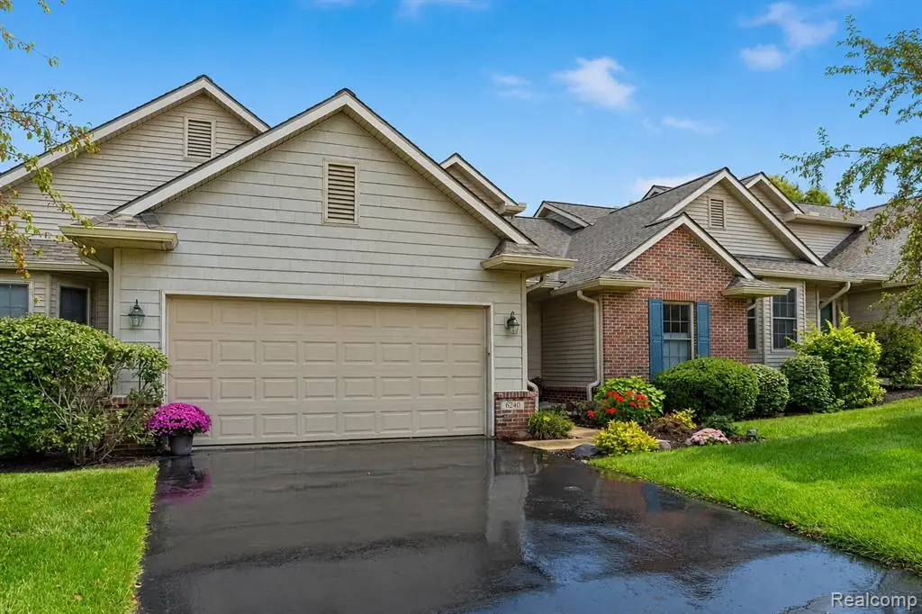 6240 Northridge Hills, Brighton, MI 48116 - #1