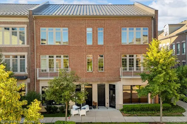 2222 Attard, Birmingham, MI 48009