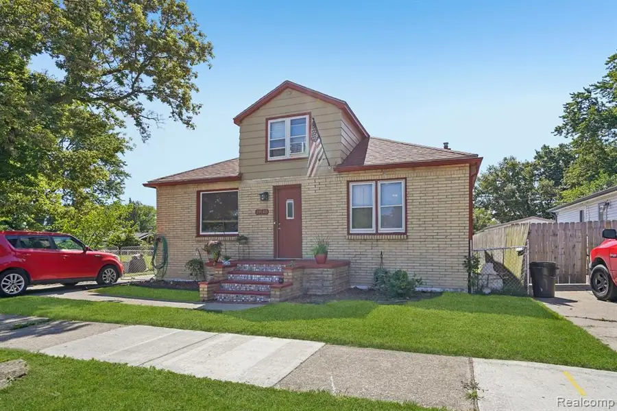 19740 Broadacres, Clinton Township, MI 48035 - #2