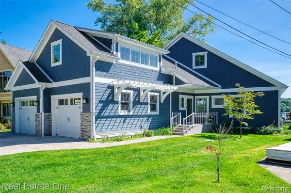 3338 Apache, Pinckney, MI 48169