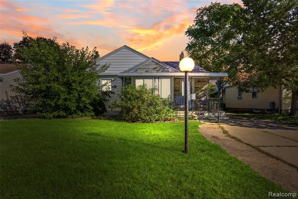 30854 Florence, Garden City, MI 48135 - #1