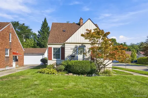 23800 Buckingham, Dearborn, MI 48128
