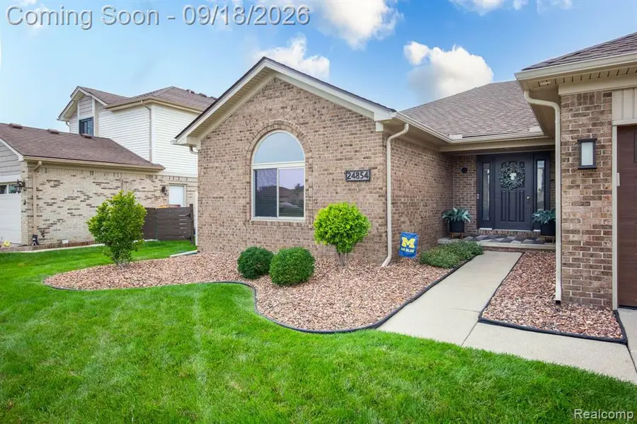 24854 Curtis, Brownstown, MI 48134 - #3