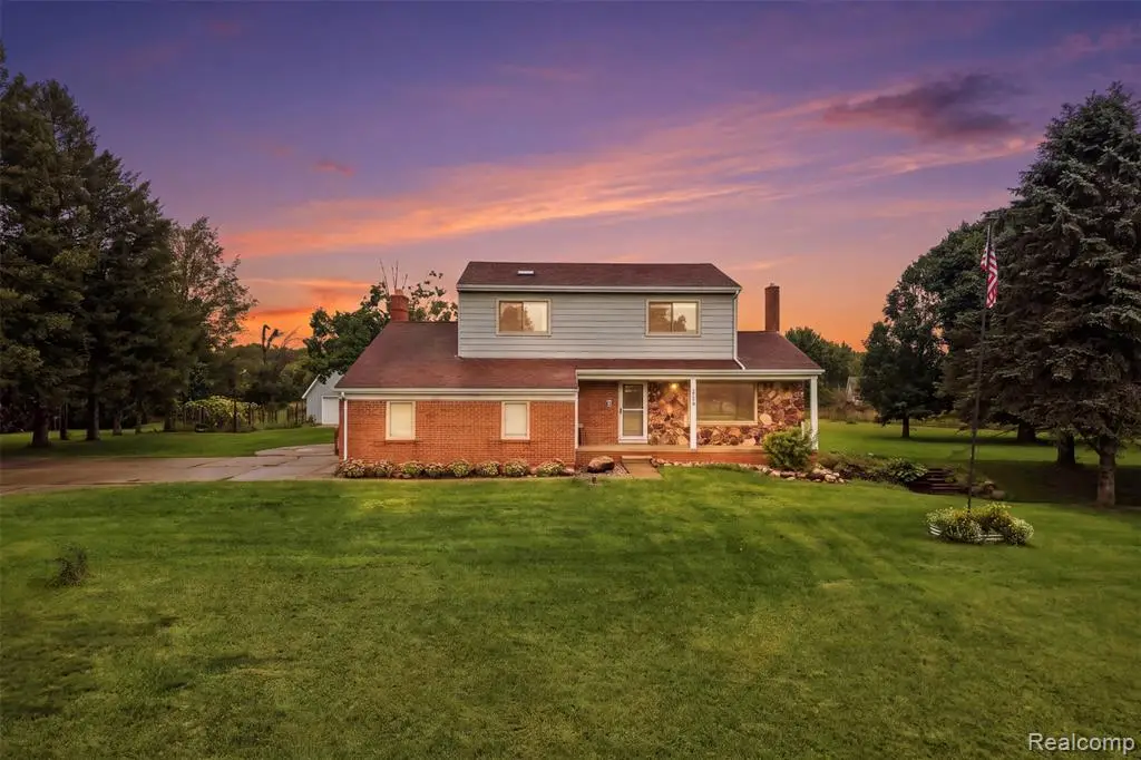 2800 Cedar Valley, Howell, MI 48843 - #1