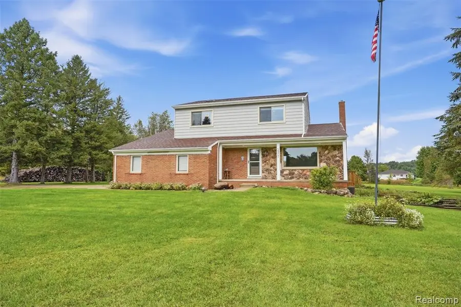 2800 Cedar Valley, Howell, MI 48843 - #2