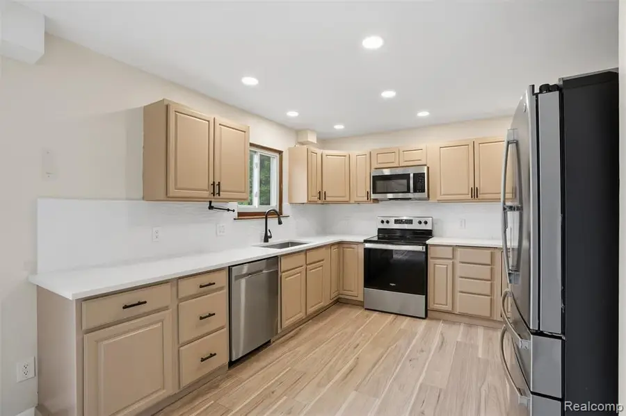 2800 Cedar Valley, Howell, MI 48843 - #3