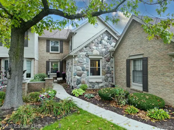4775 Pine Eagles, Brighton, MI 48116