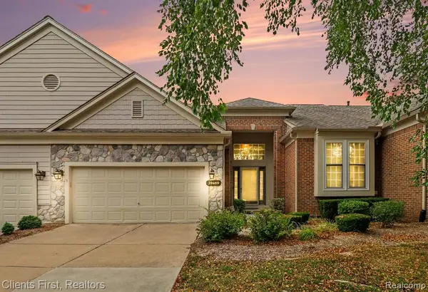 39489 Edgewater, Northville, MI 48168
