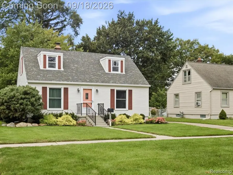 3021 10th, Port Huron, MI 48060 - #2