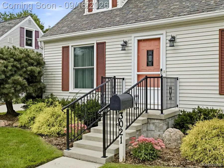 3021 10th, Port Huron, MI 48060 - #3