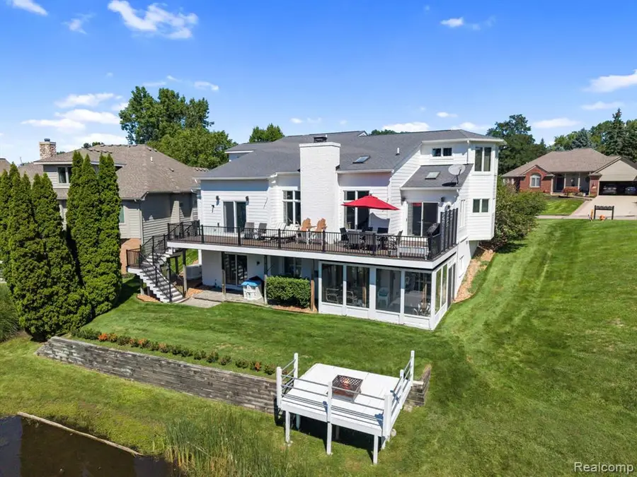 1054 Forest Bay, Waterford, MI 48328 - #3