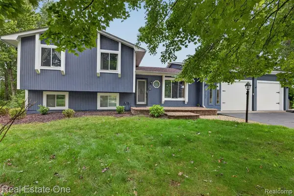 217 Davis Lake, Oxford, MI 48371