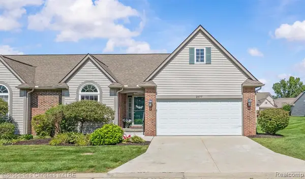 2577 Aralia, Howell, MI 48855