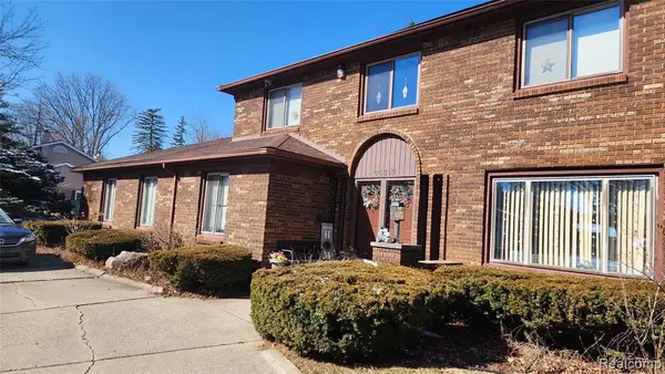 35312 Northmont, Farmington, MI 48331