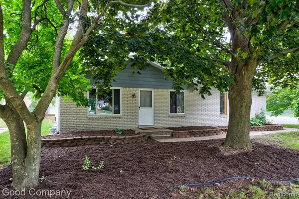 47051 Burton, Shelby Twp, MI 48317