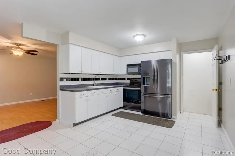 47051 Burton, Shelby, MI 48317 - #2