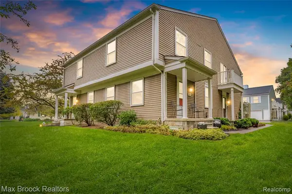 387 Neptune, Walled Lake, MI 48390