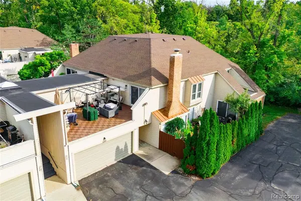 8309 Colony #22, Grosse Ile, MI 48138