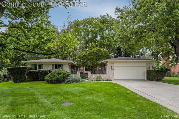212 Canterbury Trail, Rochester Hills, MI 48309