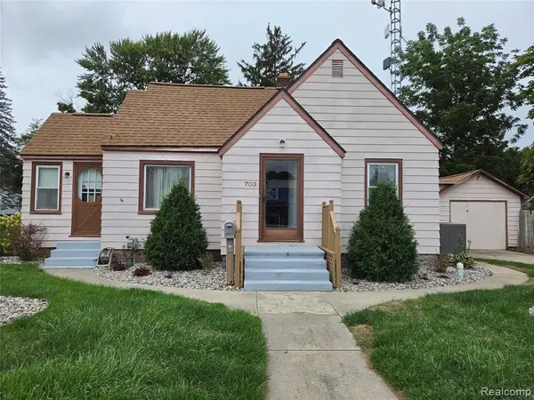 703 N State, Caro, MI 48723