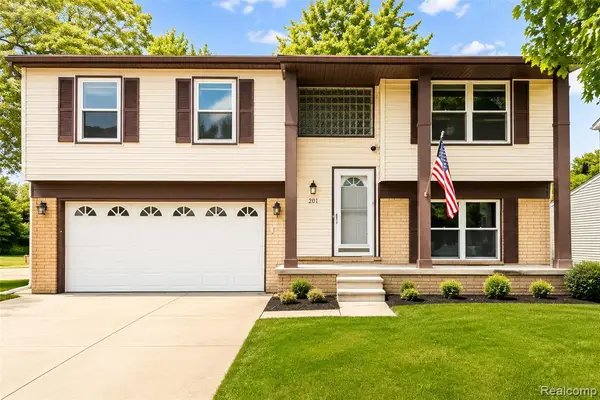 201 Charterhouse, Canton, MI 48188