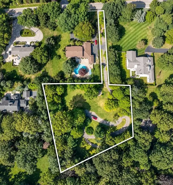 0000 Lone Pine, Bloomfield Hills, MI 